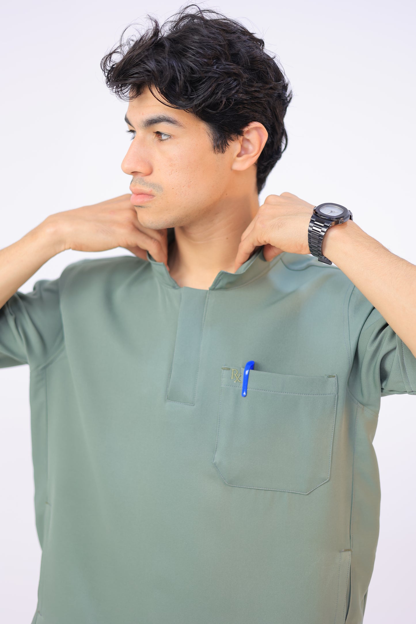 Boxy fit Half-collar scrub